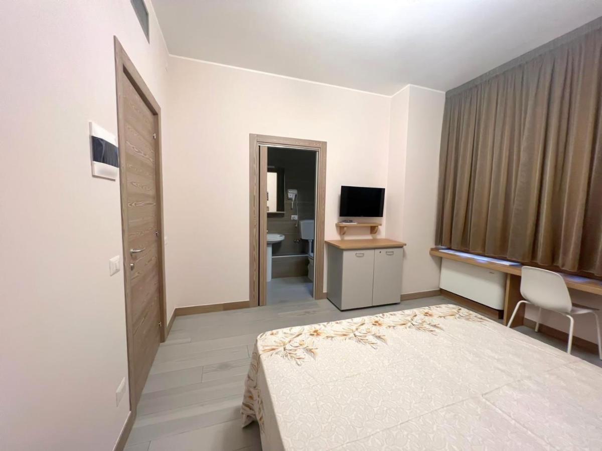 Sissi Comfort Rooms Monza Eksteriør bilde
