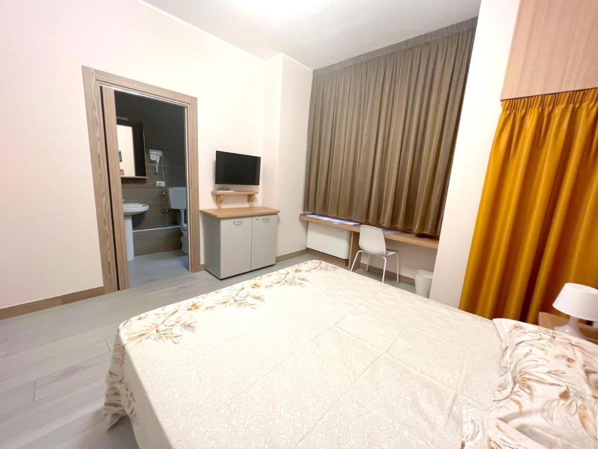 Sissi Comfort Rooms Monza Eksteriør bilde