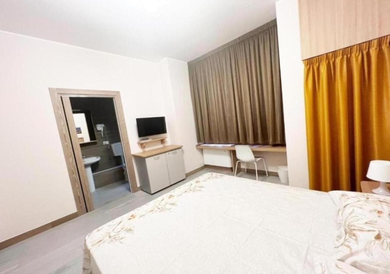 Sissi Comfort Rooms Monza Eksteriør bilde